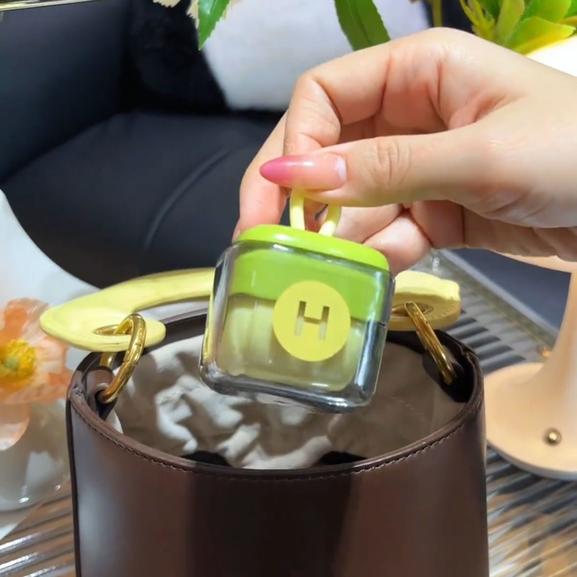 Removing Ball Roller Lent Remover - Image 8